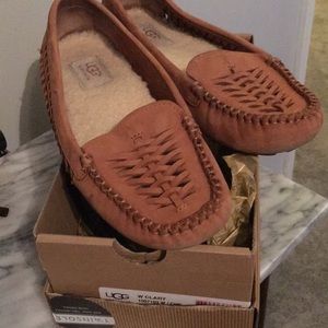 Ugg Chestnut 6.5 shoes